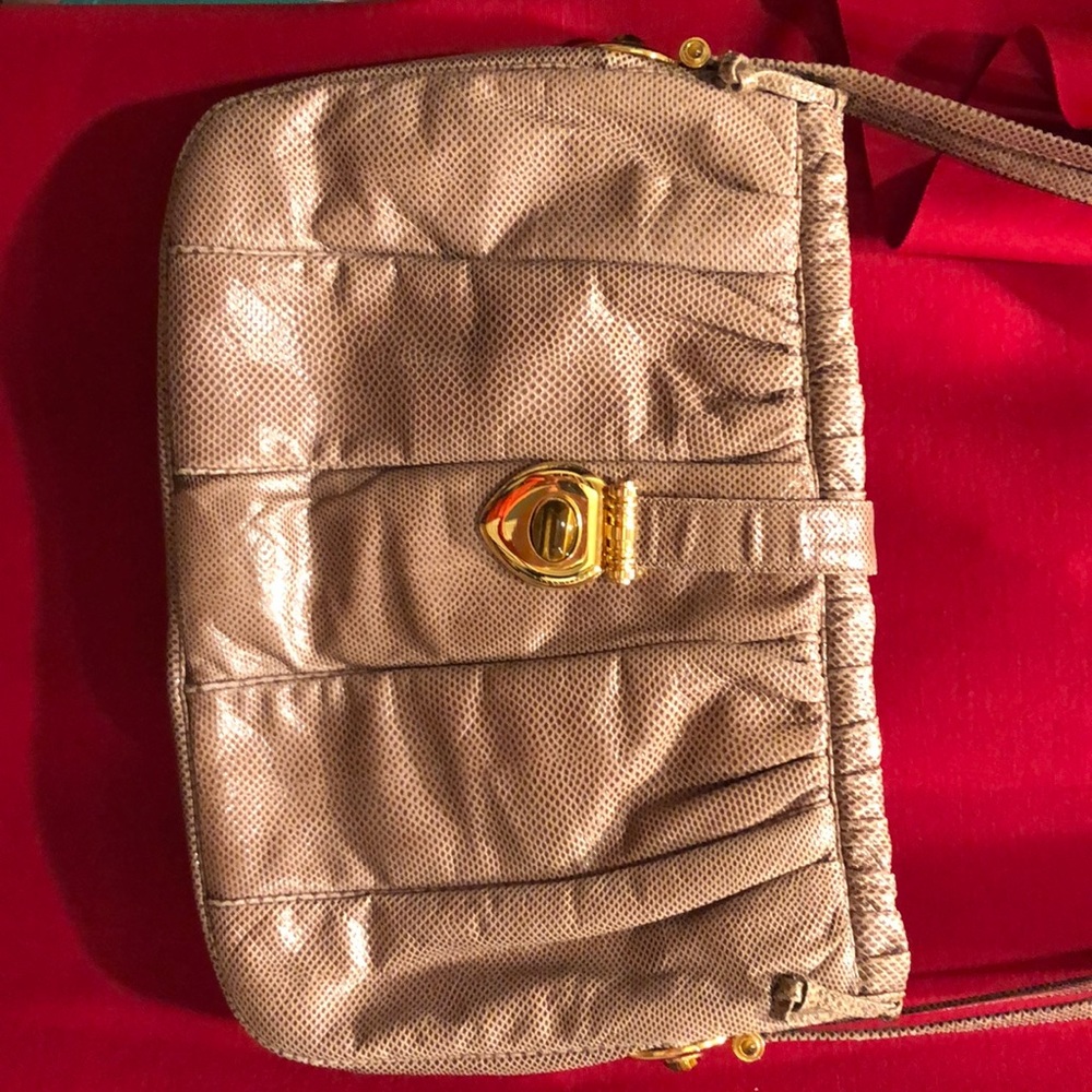 Tan leather shoulder bag